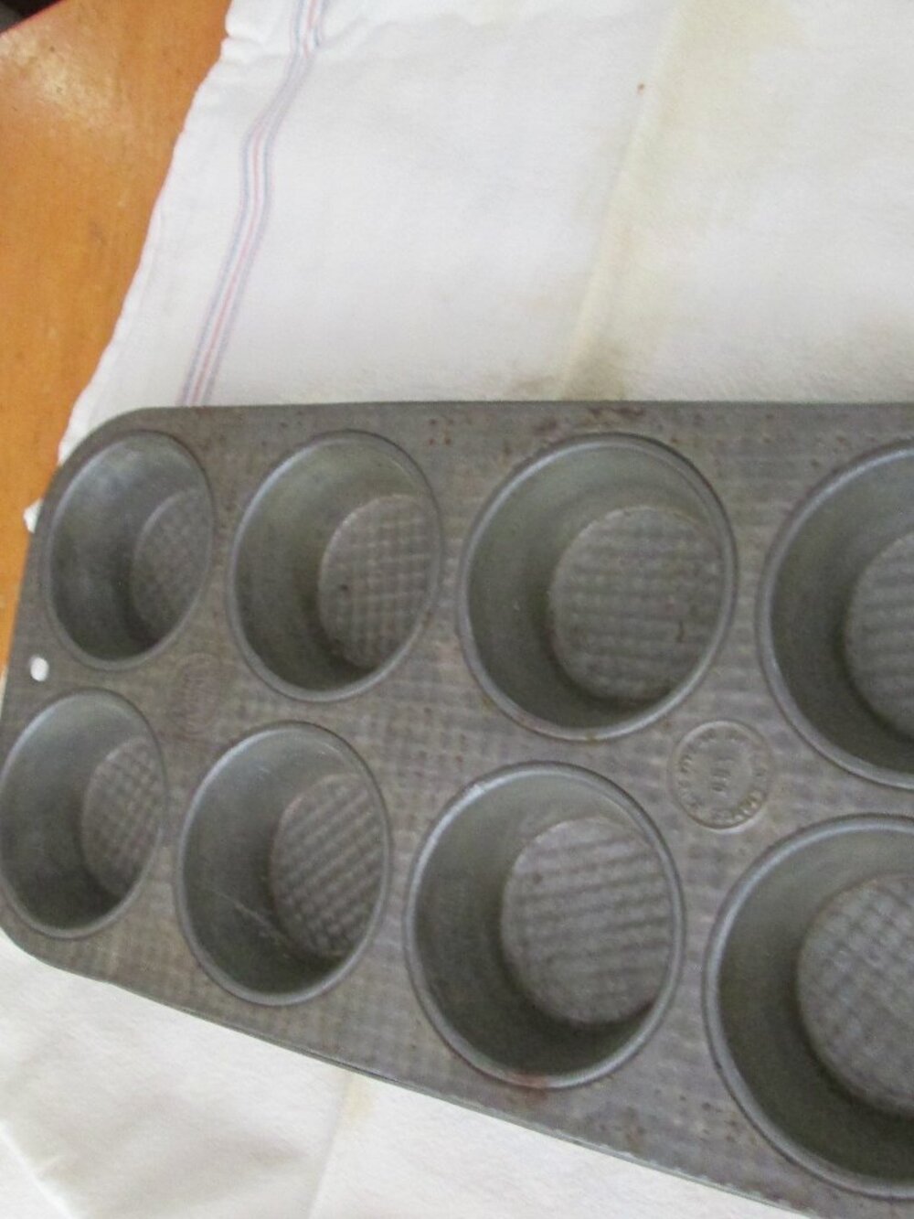 Vtg Ovenex Ecko waffle pattern 8 hole muffin pan